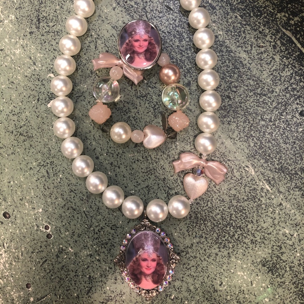 Glenda the good witch wizard of oz necklace set